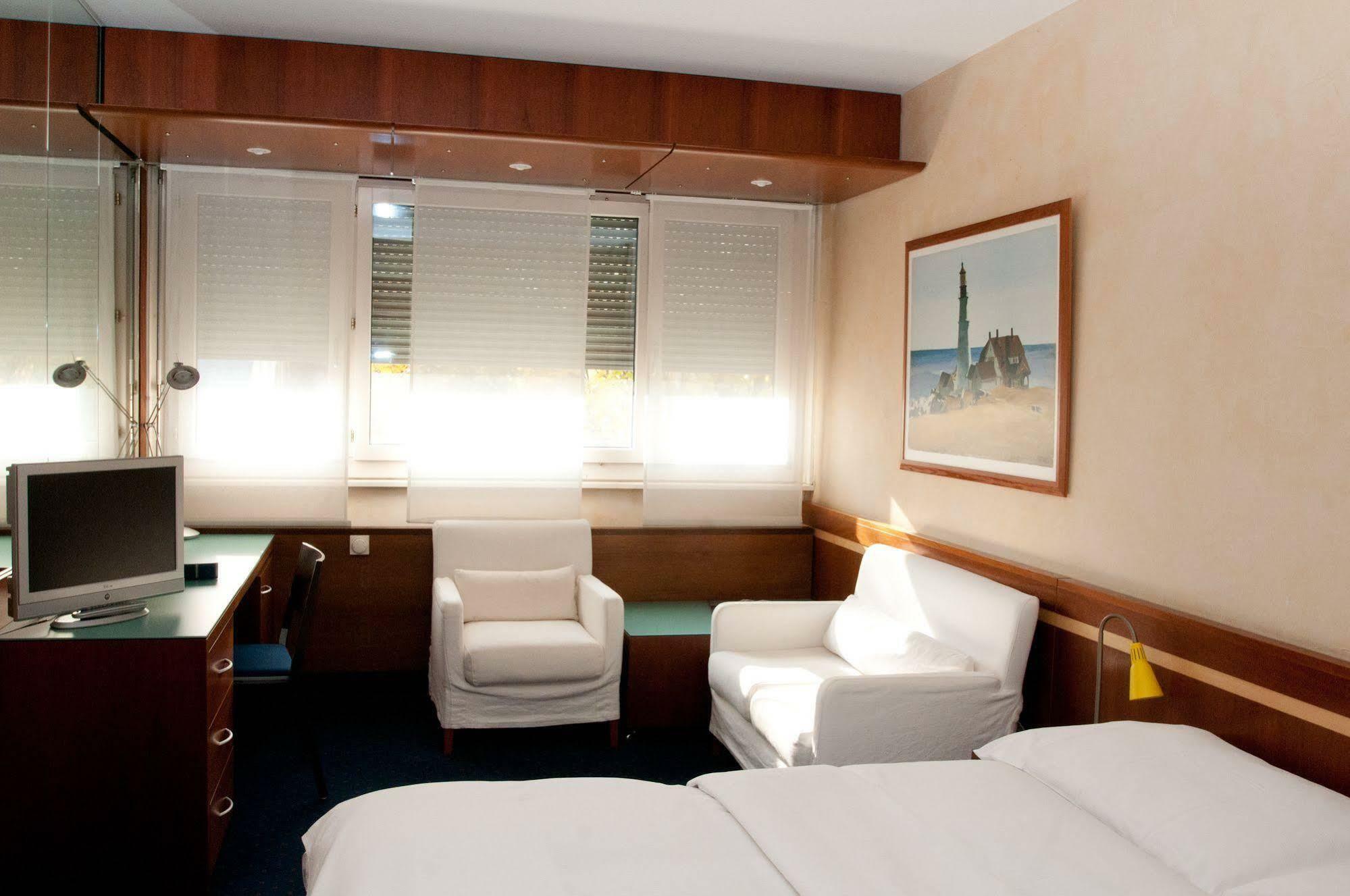 Hostellerie De La Vendee Lancy Экстерьер фото