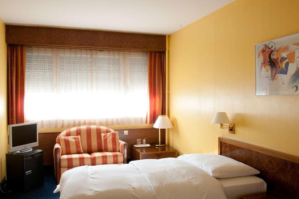Hostellerie De La Vendee Lancy Номер фото