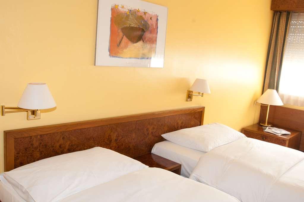 Hostellerie De La Vendee Lancy Номер фото